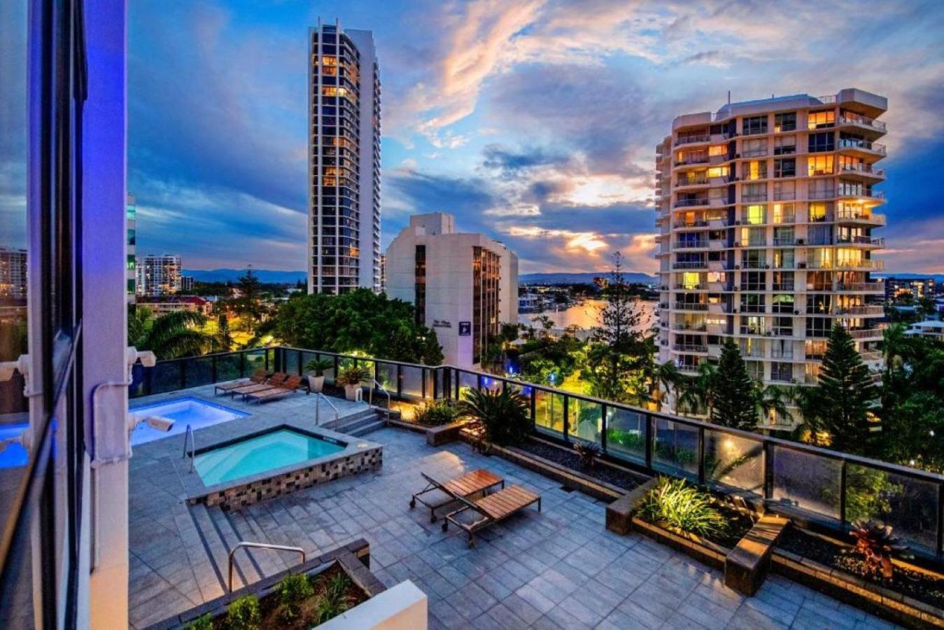 Circle On Cavil Holidays Gold Coast Exteriér fotografie
